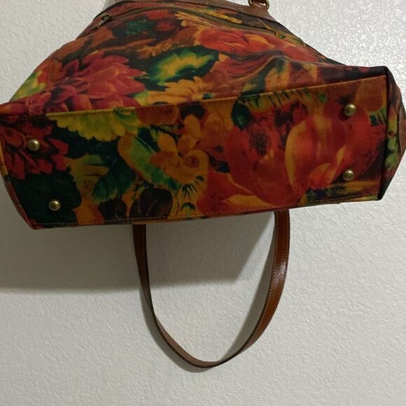 PATRICIA NASH Double Turn Lock Closure Floral Tote Bag with Leather Trim - Picture 8 of 13